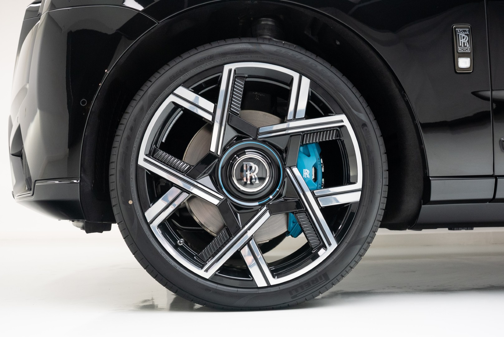 2025 ROLLS ROYCE CULLINAN |BLACK BADGE | BESPOKE AUDIO SYSTEM | FULL OPTION
